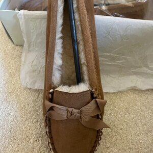 Daniel Green Ladies Suede Slippers - NEW